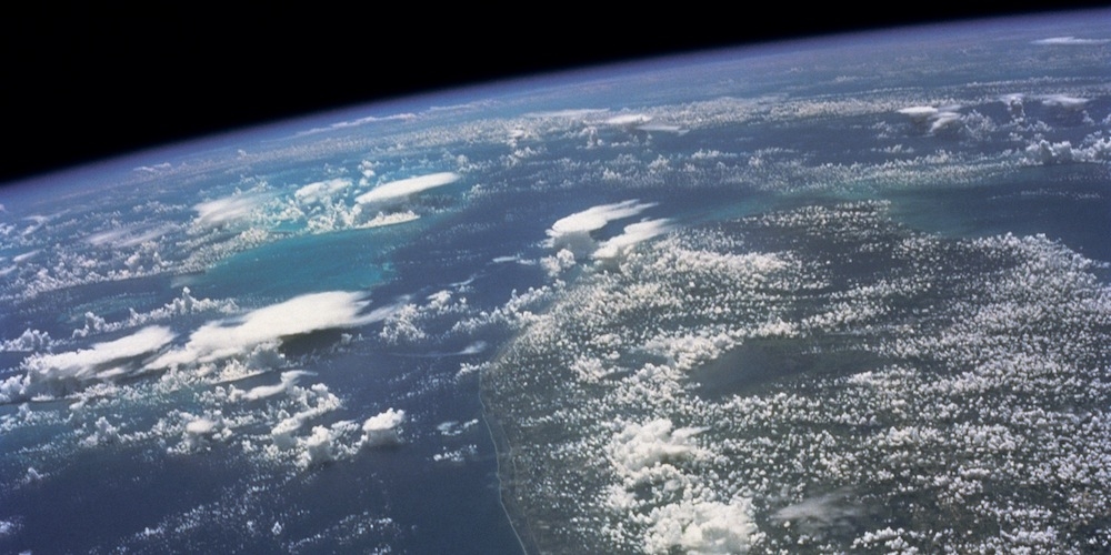 De Aarde gezien vanuit de Gemini 5 ruimtecapsule