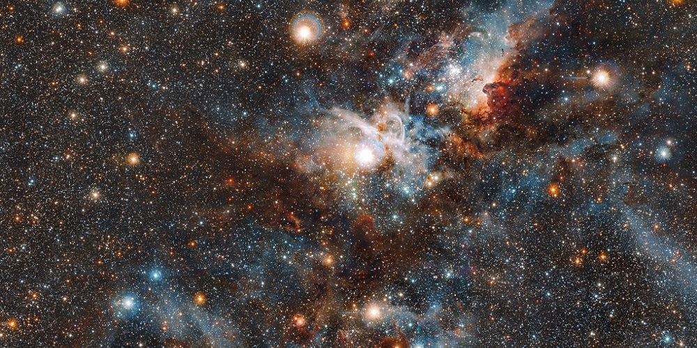 Deze spectaculaire foto van de Carinanevel toont deze dynamische wolk van interstellaire materie en ijl gas en stof als nooit tevoren.