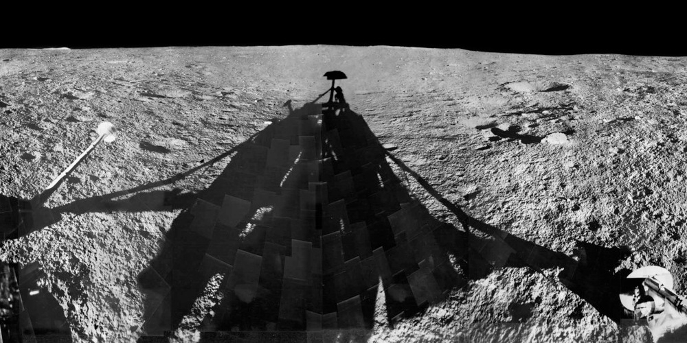 De Surveyor 1 Maanlander op het oppervlak van de Maan