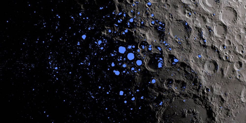 Permanent opgeslagen water op de maan (blauw) in de buurt van de zuidpool.