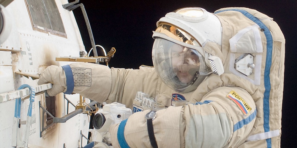 Yury Lonchakov tijdens één van zijn twee ruimtewandelingen