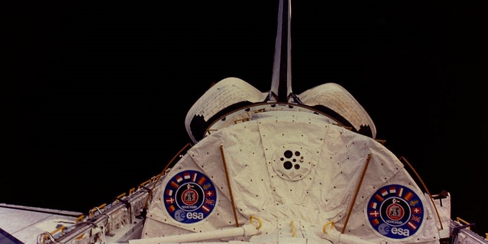 Het Spacelab ruimtelabo aan boord van het ruimteveer Challenger