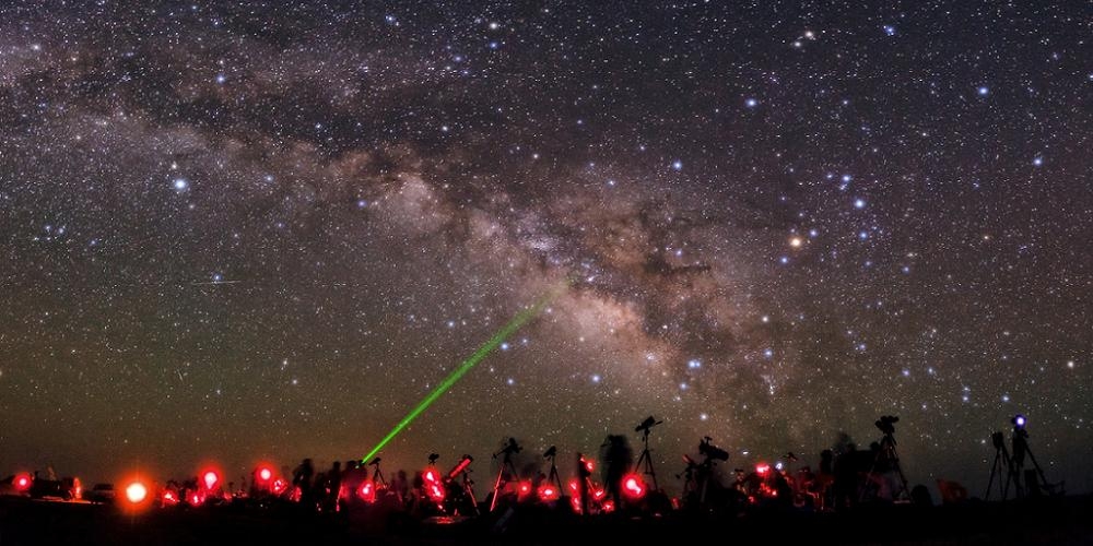Amateurastronomen tijdens een zogeheten 'star party'