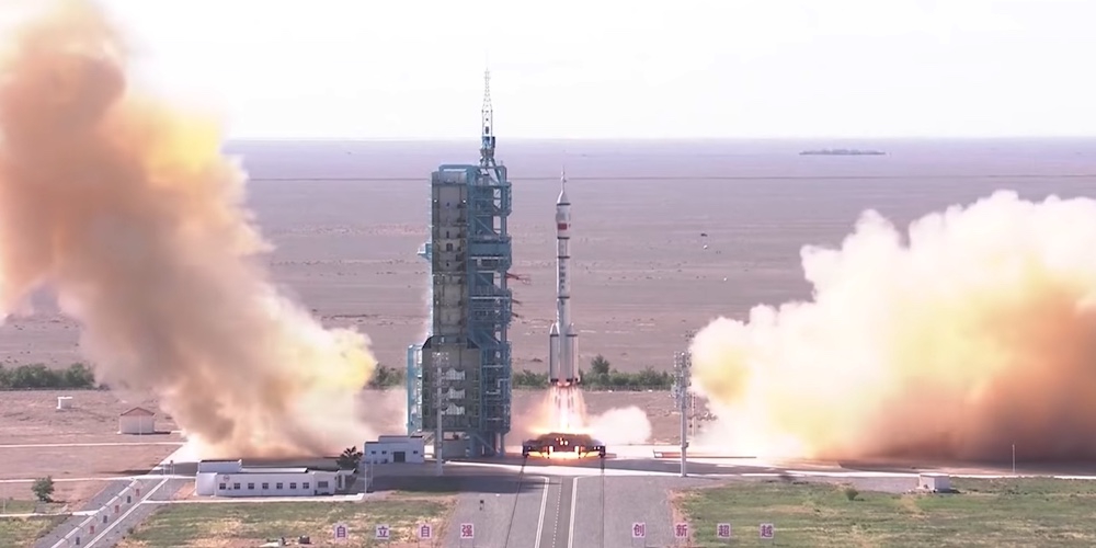 lancering van de Shenzhou-12 ruimtecapsule. 
