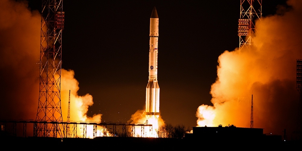 Lancering van de Eutelsat 9B satelliet