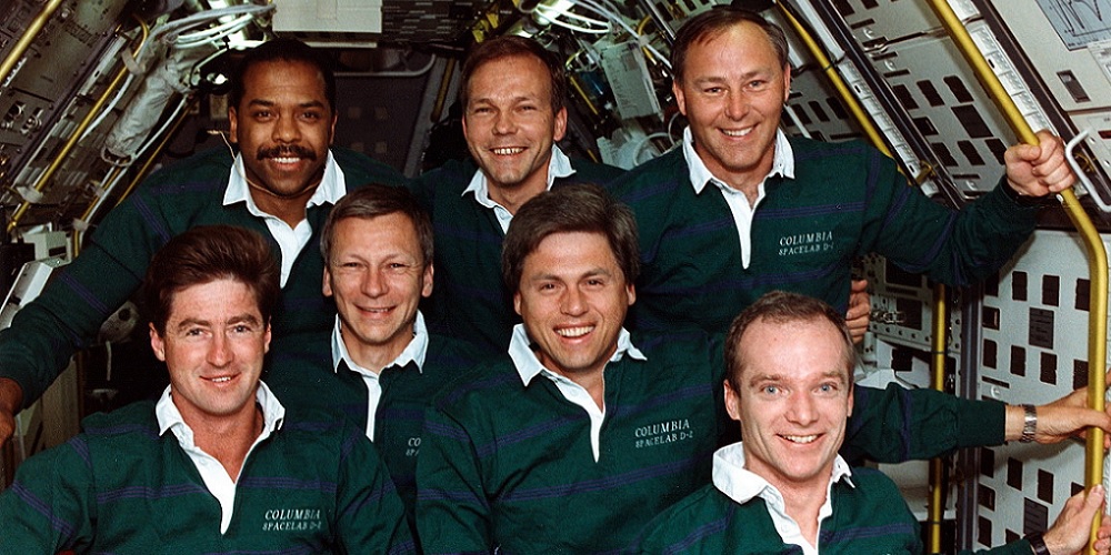 De STS-55 crew.