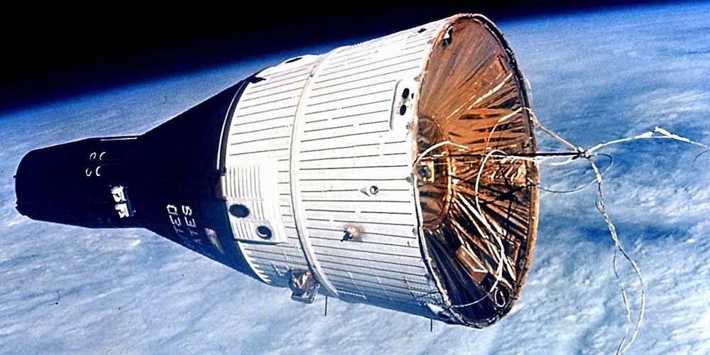 Een Gemini ruimtecapsule in een baan om de Aarde