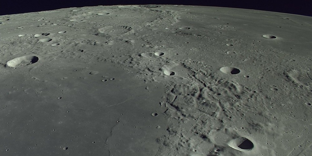 Het Maanoppervlak gefotografeerd door de SELENE ruimtesonde