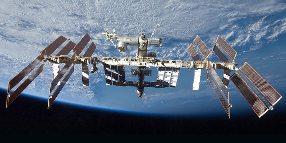 Het internationale ruimtestation ISS in een baan om de Aarde.