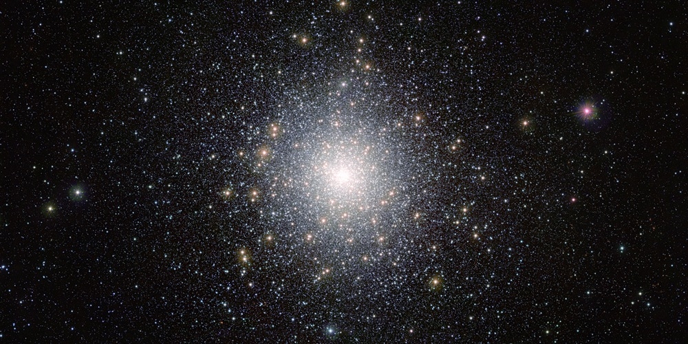 De bolvormige sterrenhoop 47 Tucanae gezien door ESO's VISTA-telescoop