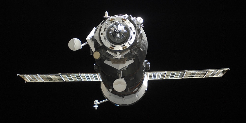 Een onbemande Progress komt aan bij het internationale ruimtestation ISS