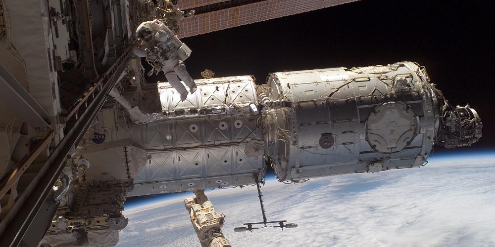 De Harmony module aan het ISS (rechts)