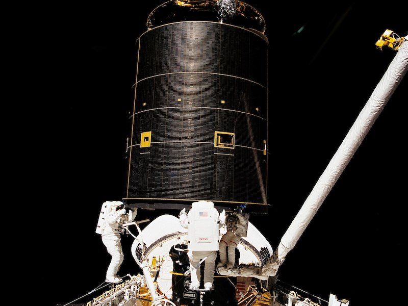 STS-49 spacewalks